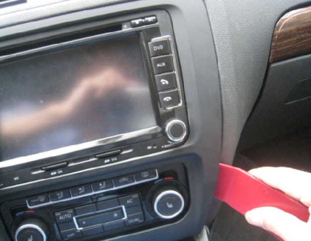 Fitting instructions for car dvd player 3
