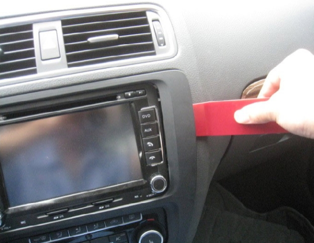 Fitting instructions for car dvd player 4