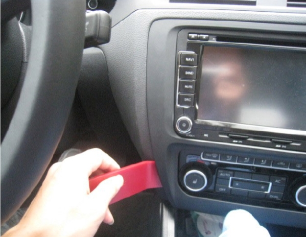 Fitting instructions for car dvd player 5