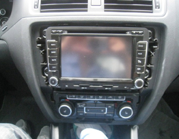 Fitting instructions for car dvd player 7