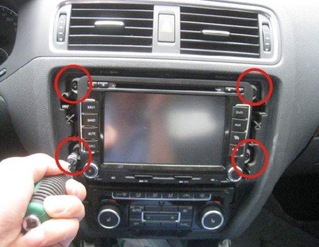 Fitting instructions for car dvd player 8